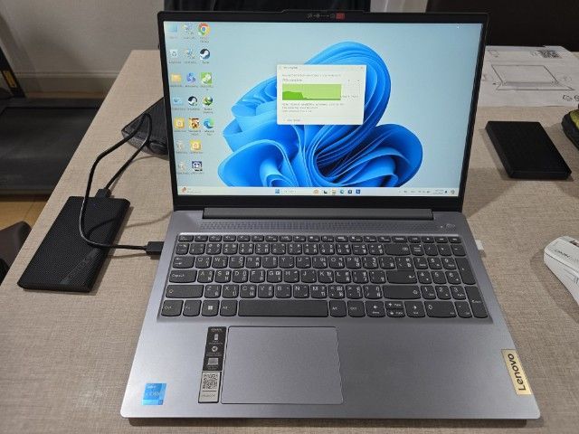 ใช่ 8 กิกะไบต์ วินโดว์ คอมพิวเตอร์ Notebook ใหม่มากยี่ห้อ lenovo รุ่น ideapad  i3 Gen 13 ซื้อมา ไม่เกิน 3 เดือน ชาร์จ type c ได้ ไม่ค่อยได้ใช้งาน นัดรับของเองครับ