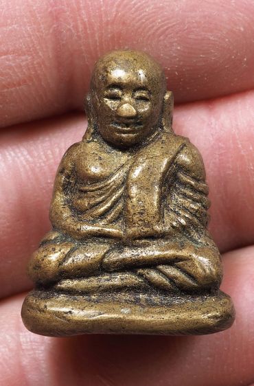 หลวงพ่อเงิน วัดบางคลาน พิมพ์นิยม