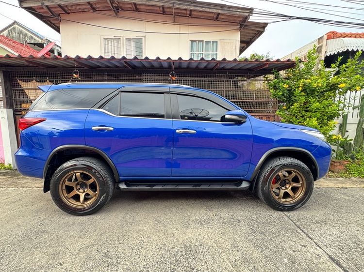 Toyota Fortuner 2016 2.8 V 4WD Utility-car ดีเซล เกียร์อัตโนมัติ น้ำเงิน รูปที่ 3