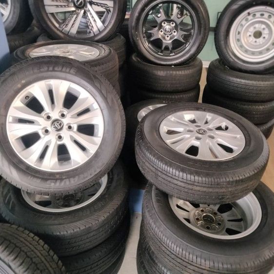ล้อเดิมป้ายแดงโตโยต้า รีโว่ ตัวเตี้ย