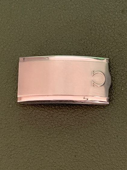 Omega clasp
