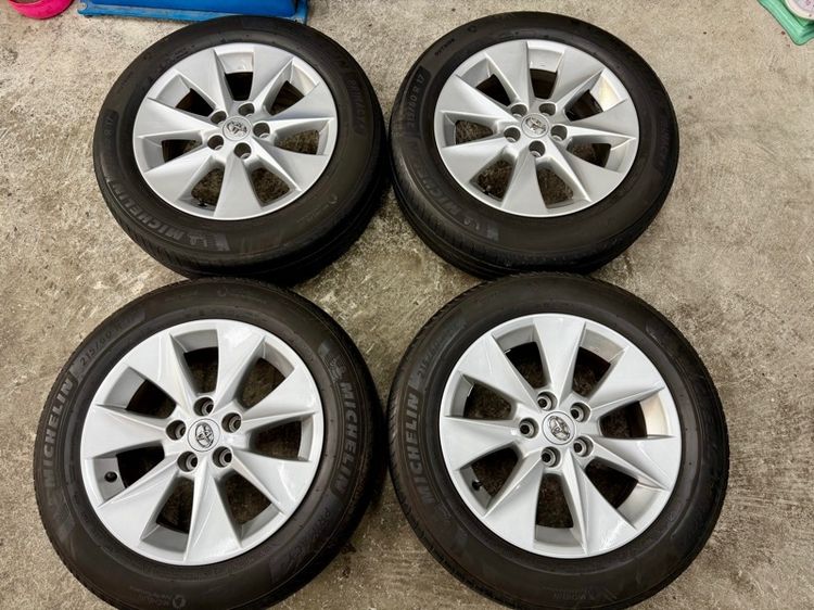 ล้อแม็ก TOYOTA ALPHARD ขอบ 17” ยาง MICHELIN 215-60R17 ปี 20 ดอกยางสวย รูปที่ 4