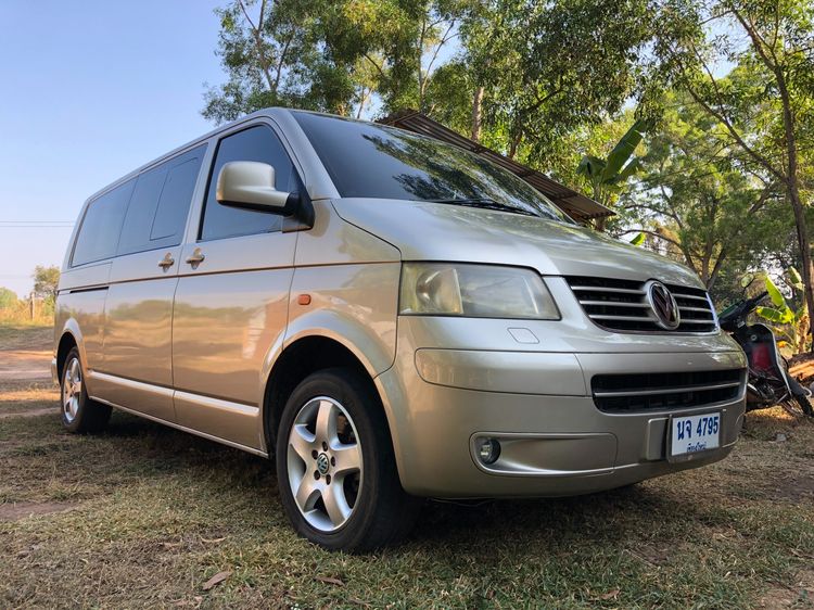 รถ Volkswagen Caravelle 2.8 V6 สี ทอง