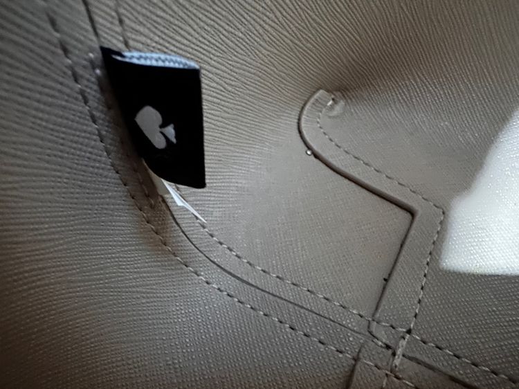 Kate Spade กระเป๋าหนัง Saffiano รูปที่ 9