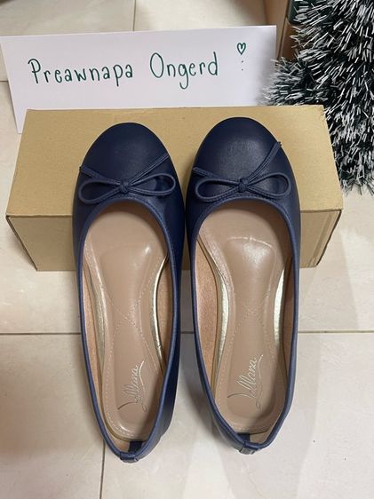 รองเท้าหุ้มส้นแบน