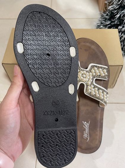 รองเท้าแตะแบบสวม รูปที่ 6