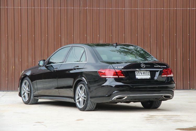 Mercedes-Benz E-Class 2014 E300 2.2 BlueTEC Hybrid AMG Dynamic Sedan ดีเซล ไม่ติดแก๊ส เกียร์อัตโนมัติ ดำ รูปที่ 4