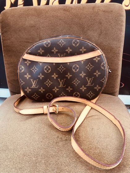 กระเป๋า Lv