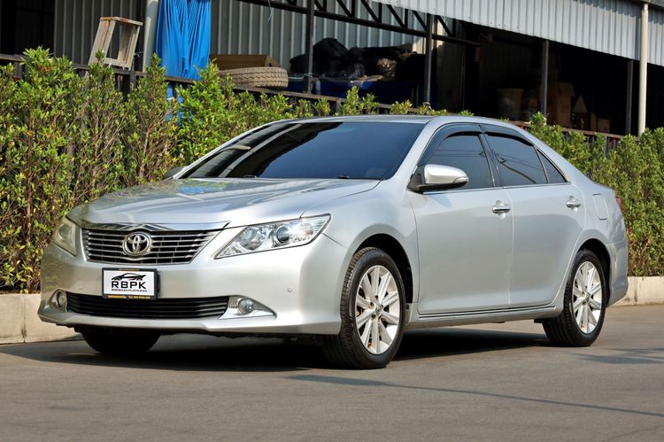 รถ Toyota Camry 2.5 G สี เทา