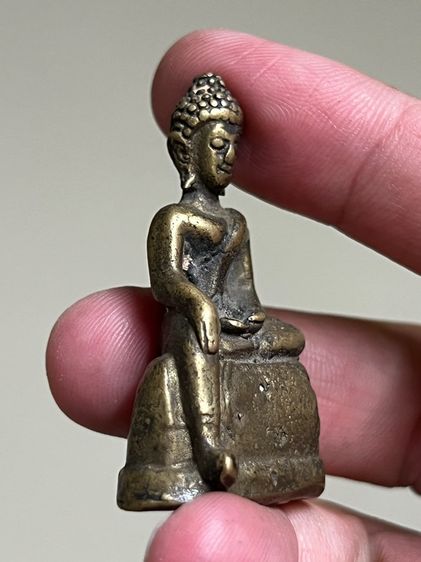 พระหล่อเก่า รูปที่ 4