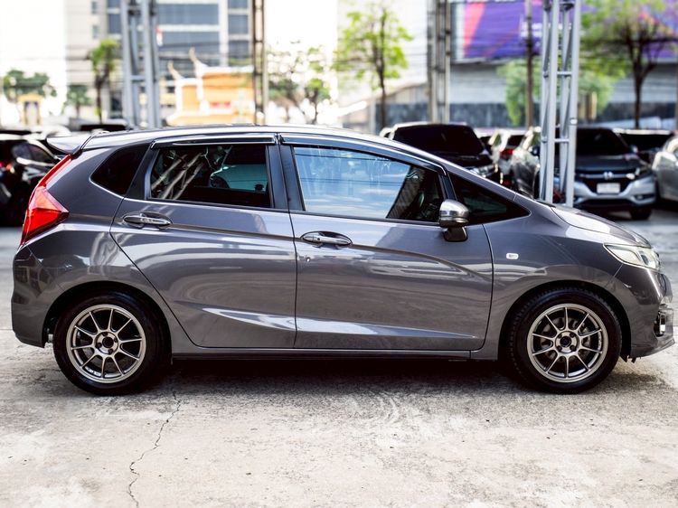 Honda Jazz 2017 1.5 V Sedan เบนซิน ไม่ติดแก๊ส เกียร์อัตโนมัติ เทา รูปที่ 4