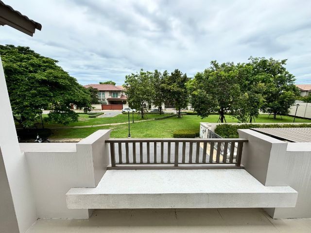 Land and Houses ตกแต่งครบ ใช่ ขายด่วนบ้านนันทวัน บางนา กม.7 110sqw. รูปที่ 2