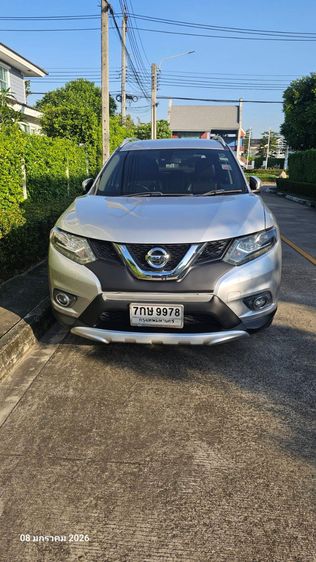 รถ Nissan X-Trail 2.0 V 4WD สี บรอนซ์เงิน