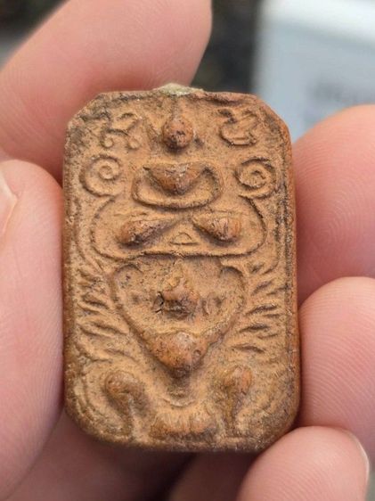 หลวงพ่อปานขี่ครุฑ