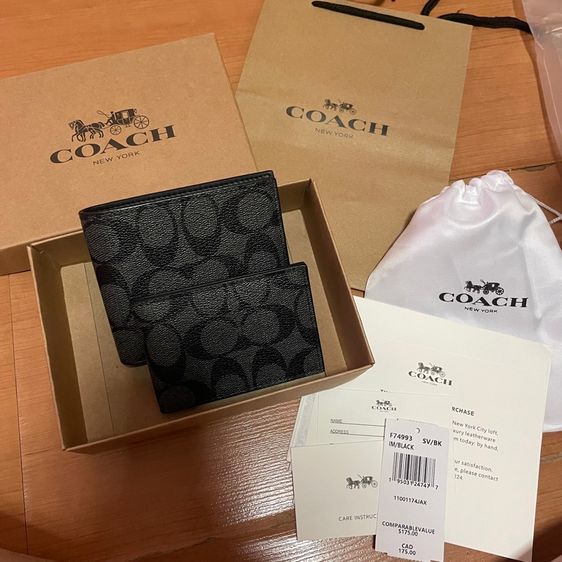 กระเป๋าตัง coach ของแท้ มือ1 ซื้อมา 3300 ขายต่อ 1290 ได้ทั้ง2ใบ พร้อมกล่อง ถุงกระดาษ ถุงผ้า ใบเสร็จสินค้า 