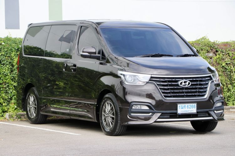 Hyundai H-1  2020 2.5 Deluxe Van ดีเซล ไม่ติดแก๊ส เกียร์อัตโนมัติ น้ำตาล รูปที่ 3
