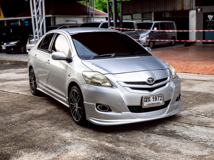 รถ Toyota Vios 1.5 J สี บรอนซ์เงิน
