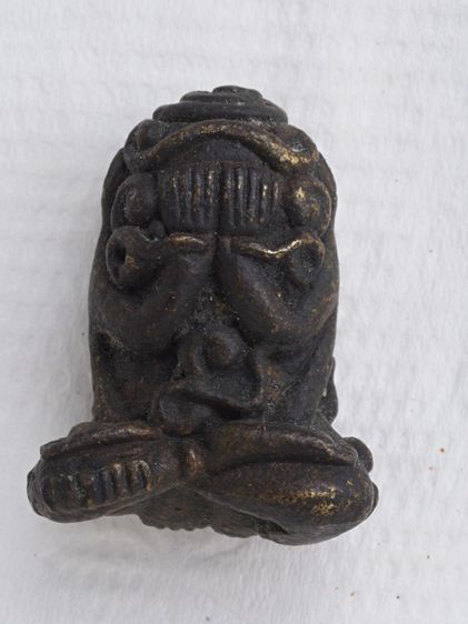 พระปิดตาเนื้อโลหะ 06116813 รูปที่ 2