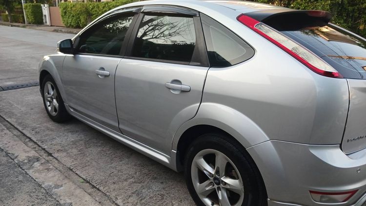 Ford Focus 2010 1.8 Ghia Sedan เบนซิน ไม่ติดแก๊ส เกียร์อัตโนมัติ บรอนซ์เงิน รูปที่ 3