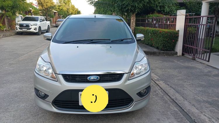 รถ Ford Focus 1.8 Ghia สี บรอนซ์เงิน