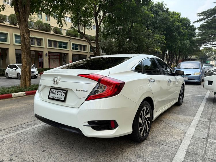 Honda Civic 2017 1.8 EL i-VTEC Sedan เบนซิน ไม่ติดแก๊ส เกียร์อัตโนมัติ ขาว รูปที่ 4