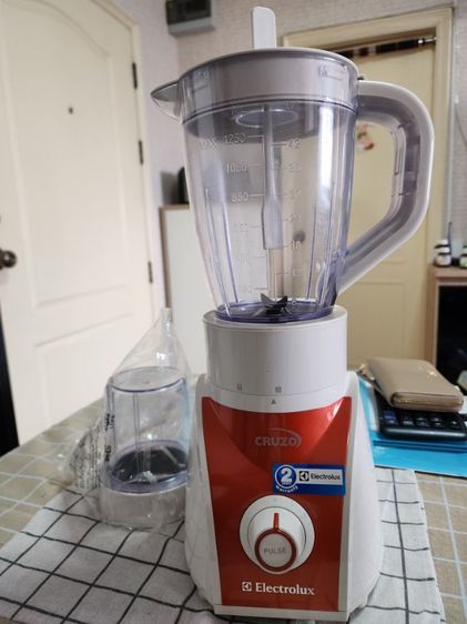 Electrolux เครื่องปั่นน้ำผลไม้ - รุ่น EBR2001 1.25 ลิตร สภาพดี รูปที่ 3