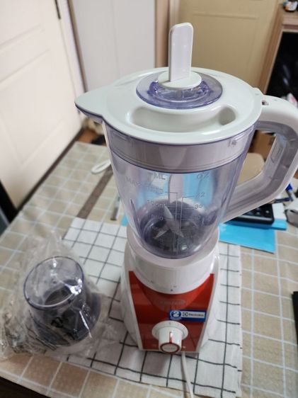 Electrolux เครื่องปั่นน้ำผลไม้ - รุ่น EBR2001 1.25 ลิตร สภาพดี รูปที่ 4