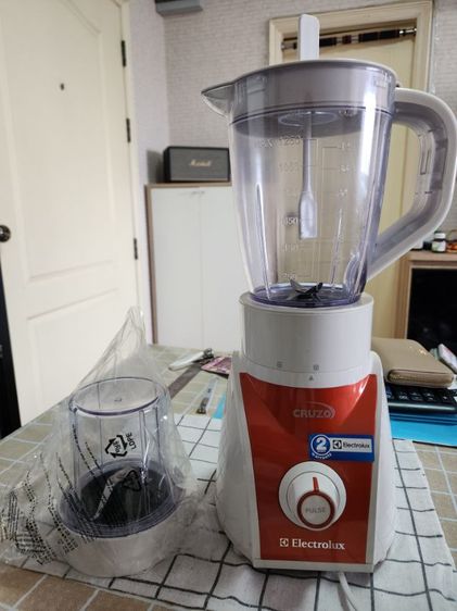 Electrolux เครื่องปั่นน้ำผลไม้ - รุ่น EBR2001 1.25 ลิตร สภาพดี