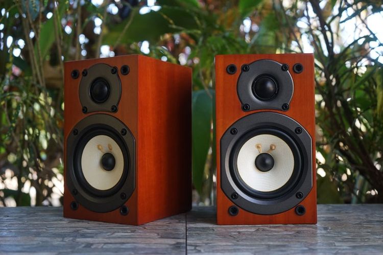 ลำโพง ONKYO D-207M บุคเชลล์ตัวเล็กเสียงดีตู้ผิวไม้แท้ 