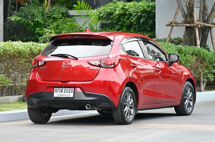 Mazda Mazda 2 2017 1.3 High Plus Sedan เบนซิน ไม่ติดแก๊ส เกียร์อัตโนมัติ แดง รูปที่ 4