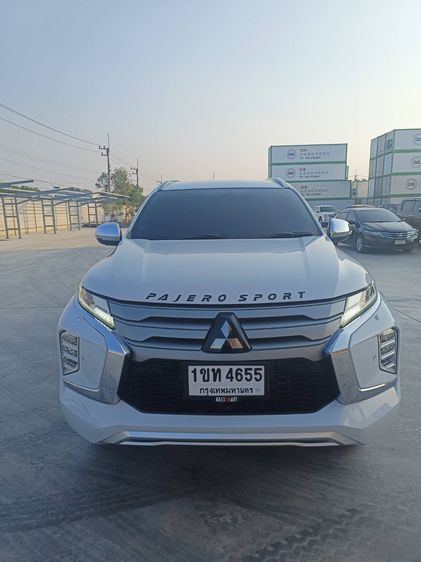 รถ Mitsubishi Pajero Sport 2.5 GLS สี ขาว