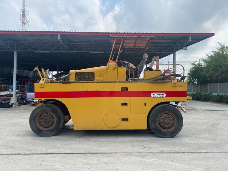 ขายรถบดล้อยาง 9 ล้อ  WATANABE รุ่น WP902 รถเก่านอกนำเข้า