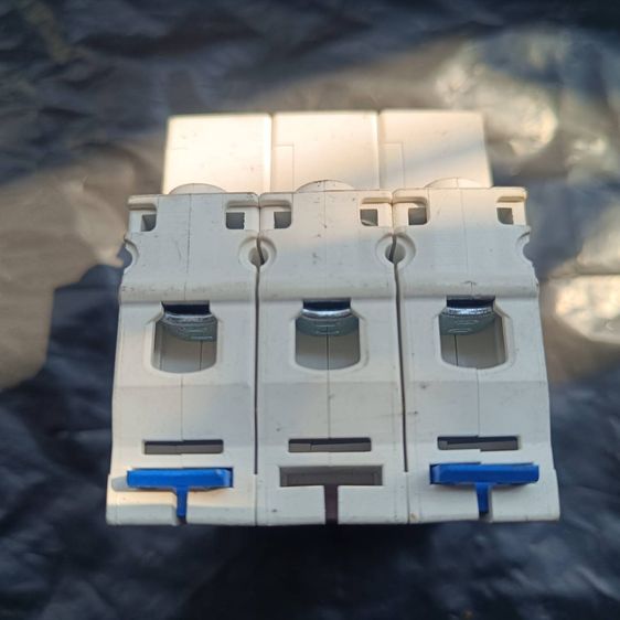 เซอร์กิตเบรกเกอร์ 50 แอมป์ 3 โพล 6KA CHINT MCB NXB-63 3P C50 TYPE C รูปที่ 2