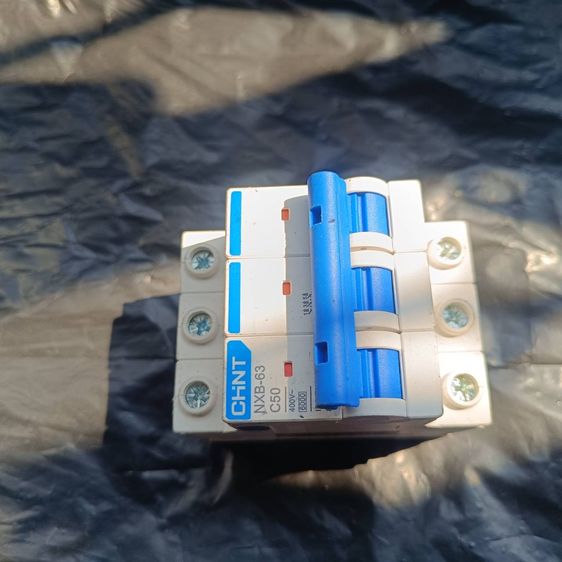 เซอร์กิตเบรกเกอร์ 50 แอมป์ 3 โพล 6KA CHINT MCB NXB-63 3P C50 TYPE C
