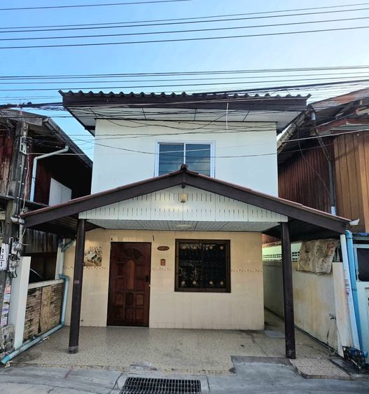 ขายด่วน ทาวน์เฮ้าส์ 2ชั้น เคหะร่มเกล้า29 โซน9 เจ้าของขายเอง ราคาถูกมาก สำหรับนักลงทุน และคนหาไปรีโนเวทบ้านเอง