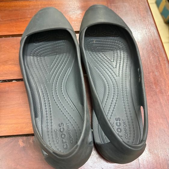 อื่นๆ ดำ อื่นๆ รองเท้า Crocs แท้ มือสอง