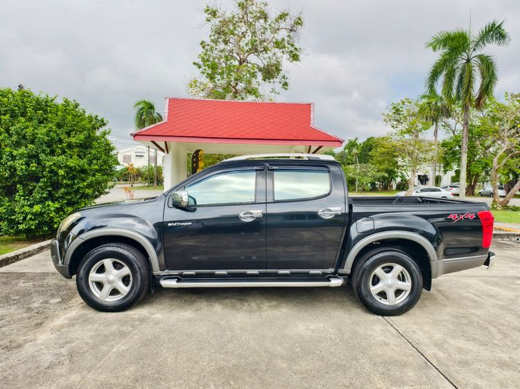 รถ Isuzu D-MAX 3.0 V-Cross Z Prestige 4WD สี ดำ