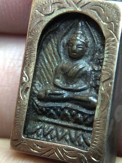 พระหลวงปู่ศุขประภามณฑณเลี่ยมเงินหน้านาค รูปที่ 9