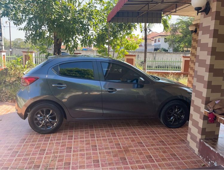 Mazda Mazda 2 2021 1.3 C Sports Sedan เบนซิน ไม่ติดแก๊ส เกียร์อัตโนมัติ เทา รูปที่ 2