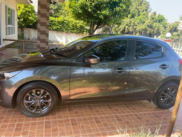 รถ Mazda Mazda 2 1.3 C Sports สี เทา