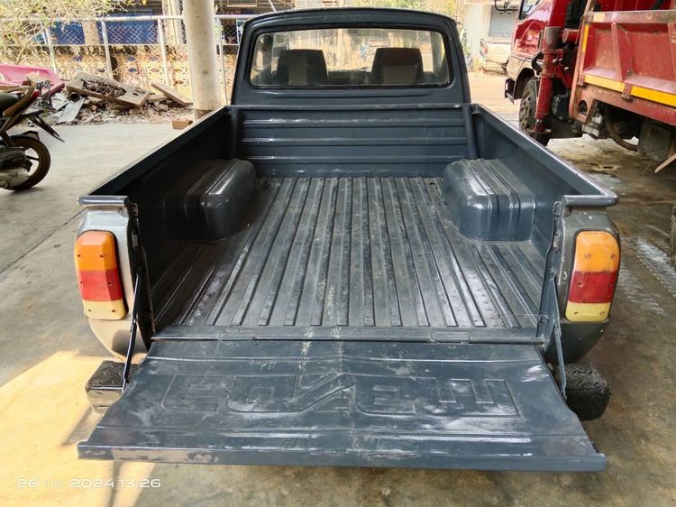 รถ Mazda Familia 1.4 STD สี ดำ