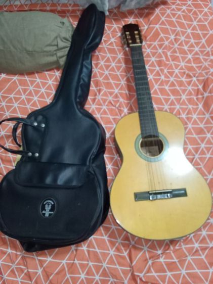กีต้าร์พร้อมกระเป๋า