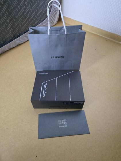 samsung tri fold รูปที่ 4
