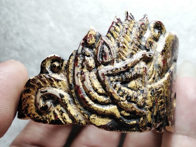 สวยลงรักชาดทองมีจารเนื้อง.ครับ