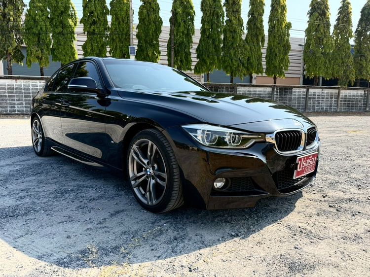 BMW Series 3 2018 330e Sedan ปลั๊กอินไฮบริด (PHEV) ไม่ติดแก๊ส เกียร์อัตโนมัติ ดำ รูปที่ 3