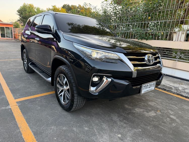 Toyota Fortuner 2017 2.8 V 4WD Utility-car ดีเซล เกียร์อัตโนมัติ ดำ รูปที่ 2