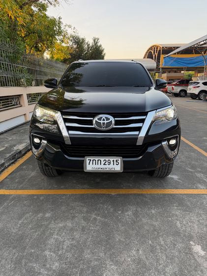 รถ Toyota Fortuner 2.8 V 4WD สี ดำ