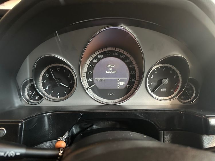 Mercedes-Benz E-Class 2010 E300 Sedan เบนซิน ไม่ติดแก๊ส เกียร์อัตโนมัติ ดำ รูปที่ 3