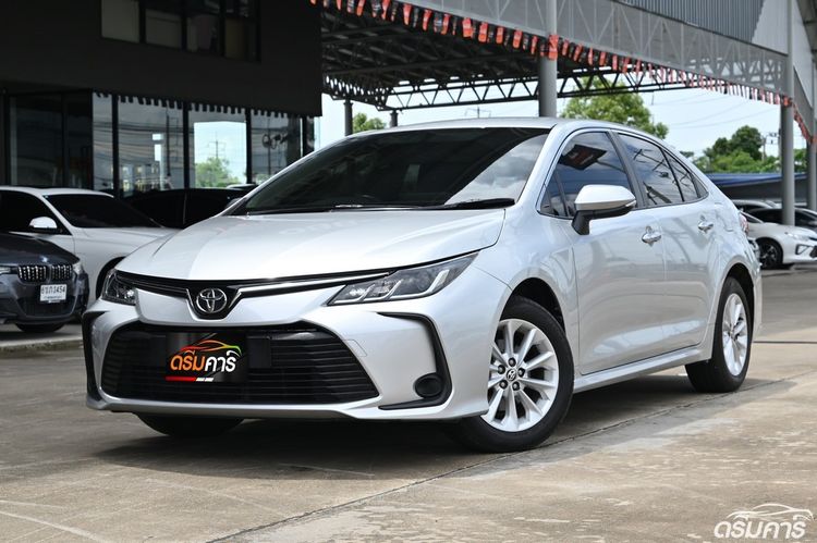 รถ Toyota Altis 1.6 G สี บรอนซ์เงิน