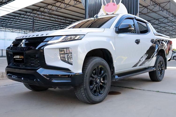 รถ Mitsubishi Triton 2.4 GT Premium Plus สี ขาว